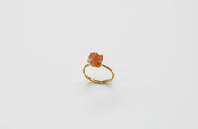 Load image into Gallery viewer, Dainty Raw Sterling Silver Gold Crystal Ring