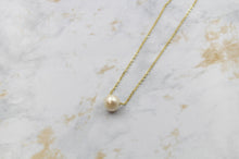 Load image into Gallery viewer, Dainty Pearl Gumdrop Pendant
