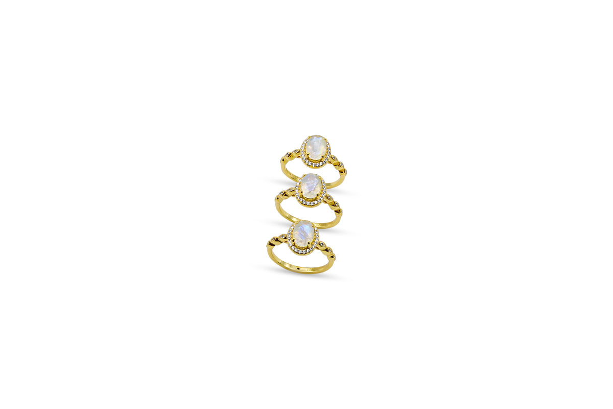 Gold Oval Moonstone Ring
